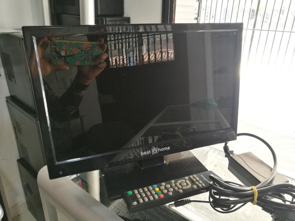 TV 15 Pulgadas con HDMI Y USB con control remoto