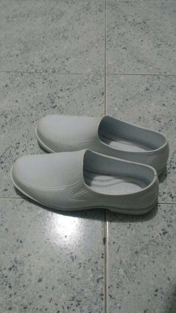 Zapatos para Enfermería en Buen Estado