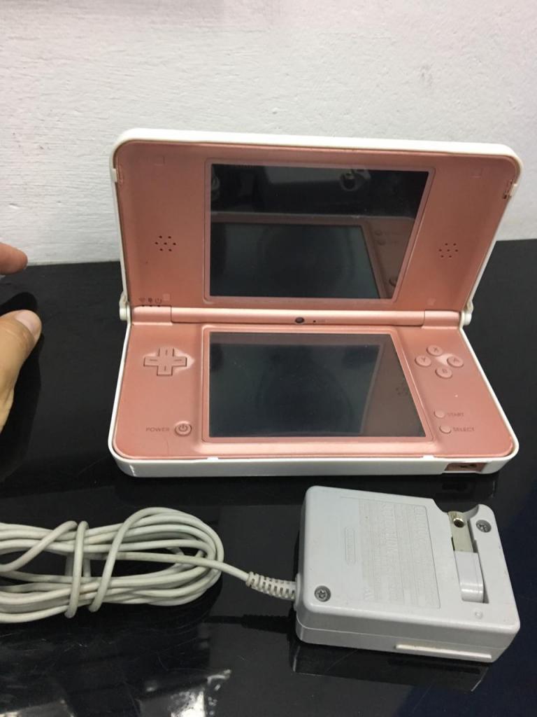 NINTENDO DS XL