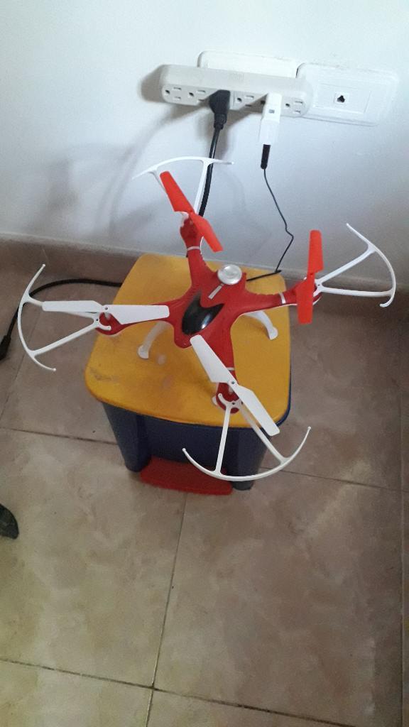 Vendo Dron con Cámara Nuevo