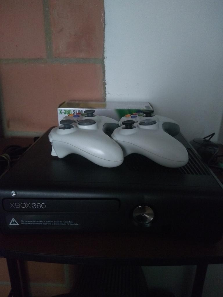 Vendo Xbox  con Kinect 2 Control