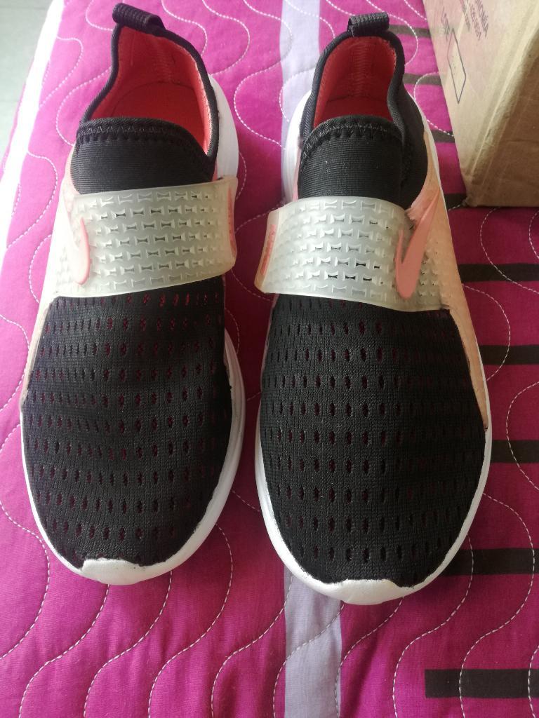 Vendo Zapatillas Nike Mujer