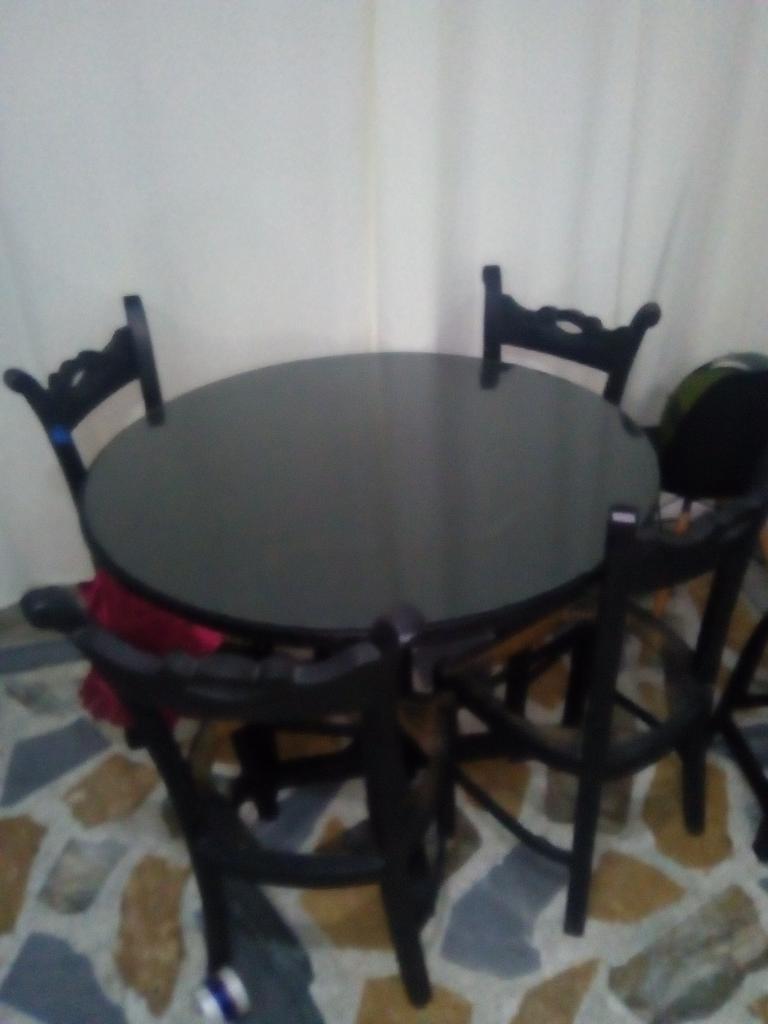 Mesa para 4 Personas con Vidrio