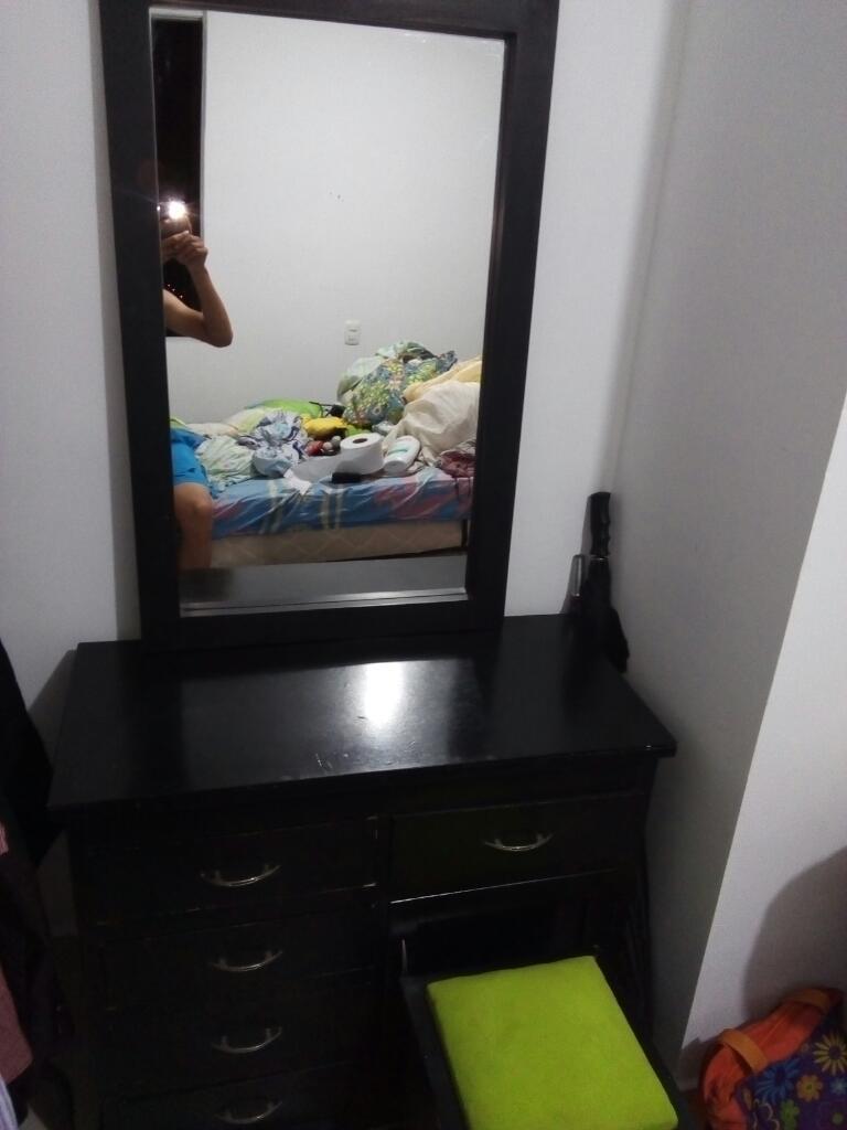 Se Vende Peinadora Bonita