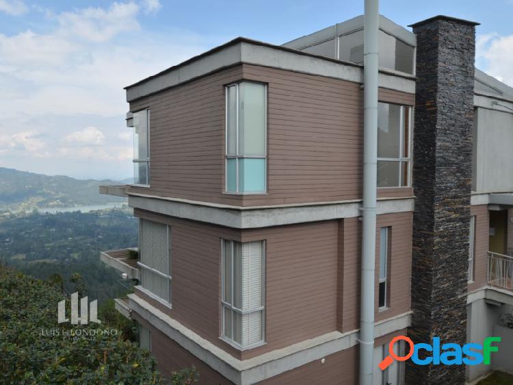 Apartamento en unidad cerrada
