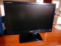 se vende monitor Lg 19 pulgadas con teclado y mouse