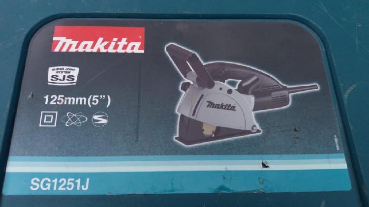 REGATEADORA MAKITA SG1251J USADA