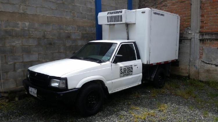 Camioneta Mazda b2200