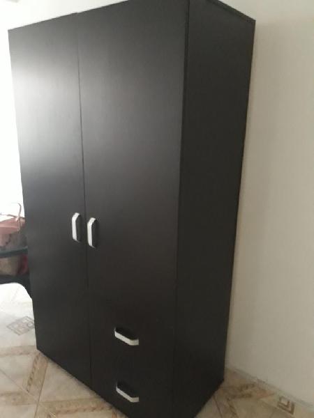 CLOSET COMO NUEVO