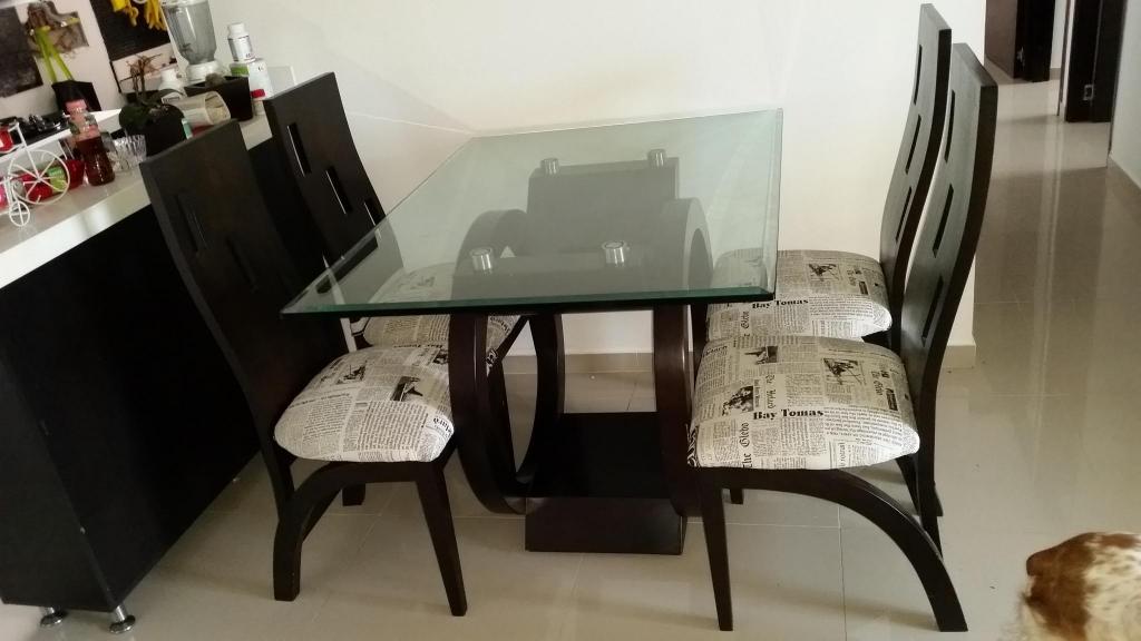 COMEDOR DE 4 PUESTOS EN MADERA Y VIDRIO