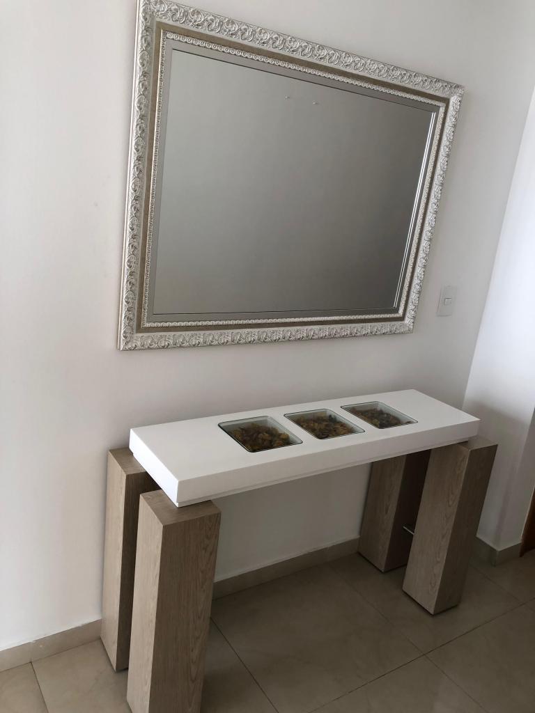 Mueble Consola de Madera con Espejo