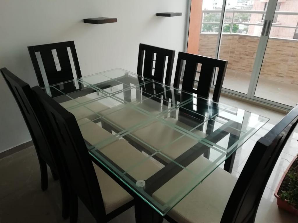 Hermoso Comedor de 6 Puestos en Perfecto