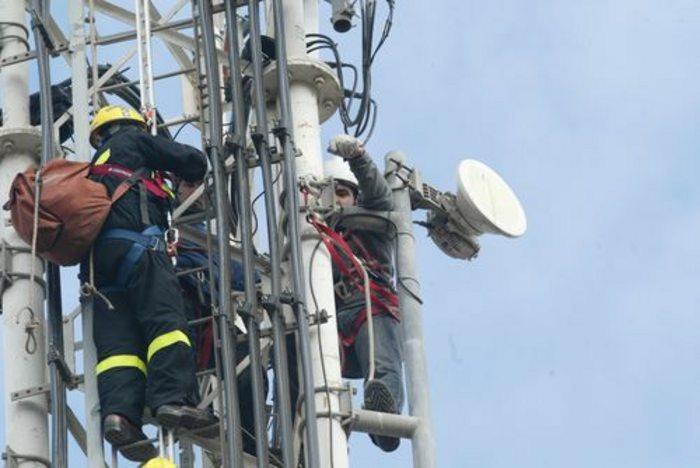 Auxiliares técnicos de instalaciones