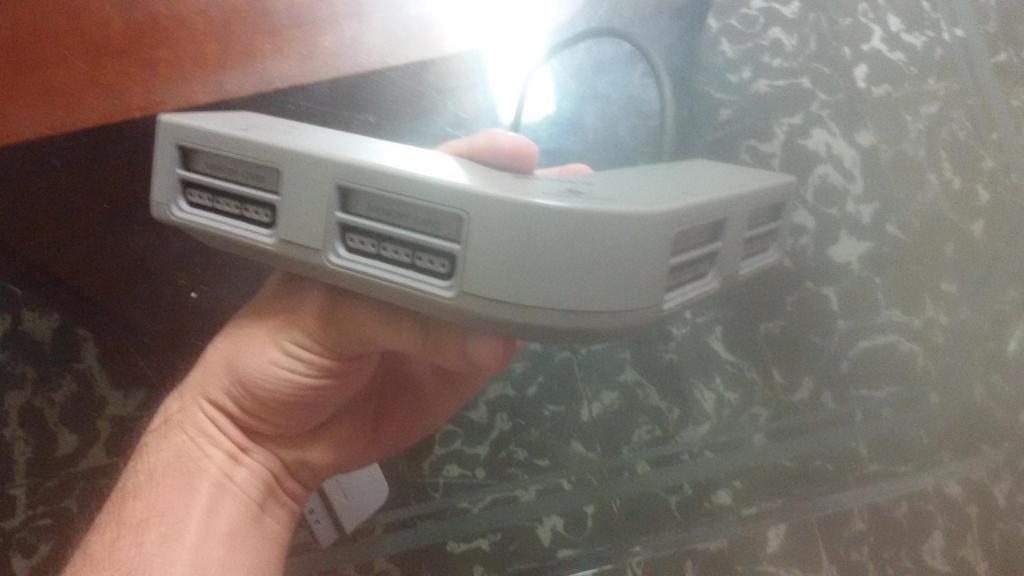 Multitap retro original Playstation 1 para cuatro controles