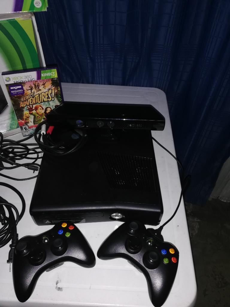 Xbox 360 con Kinet, Dos Controles.