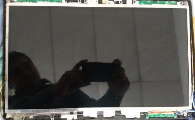 pantalla dell studio 1558