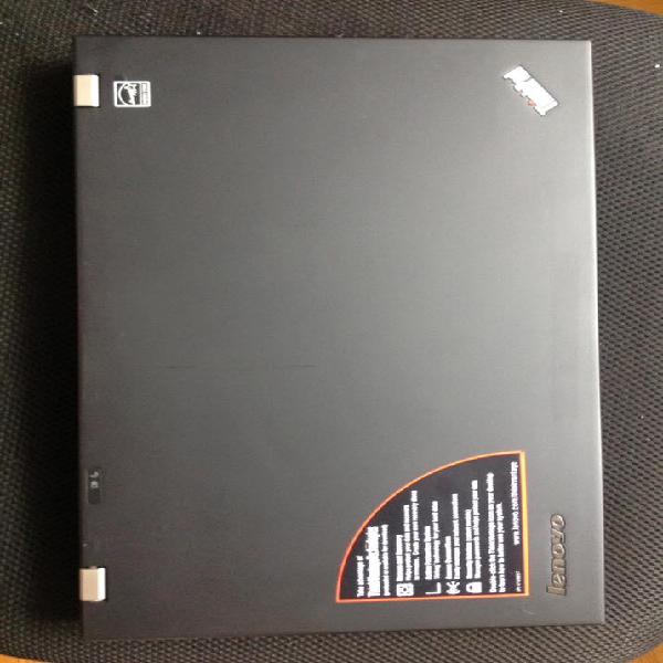 Lenovo Thinkpad T520 con procesador i5 a 2.50MHZ