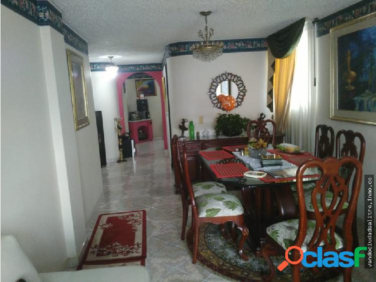 APARTAMENTO QUINTA PAREDES