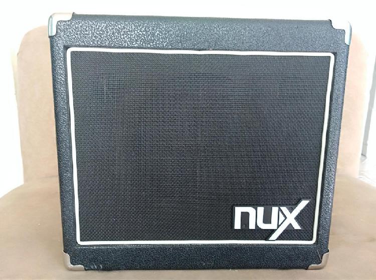 Amplificador Nux en Excelente Estado