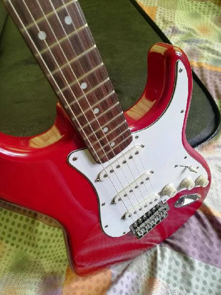 Guitarra Eléctrica Squier By Fender