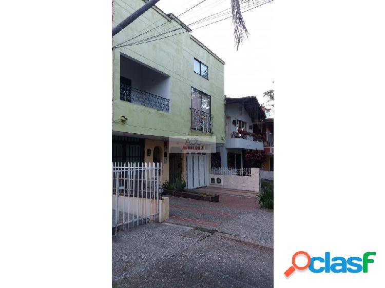 Vendo Casa en Santa Lucia Medellín