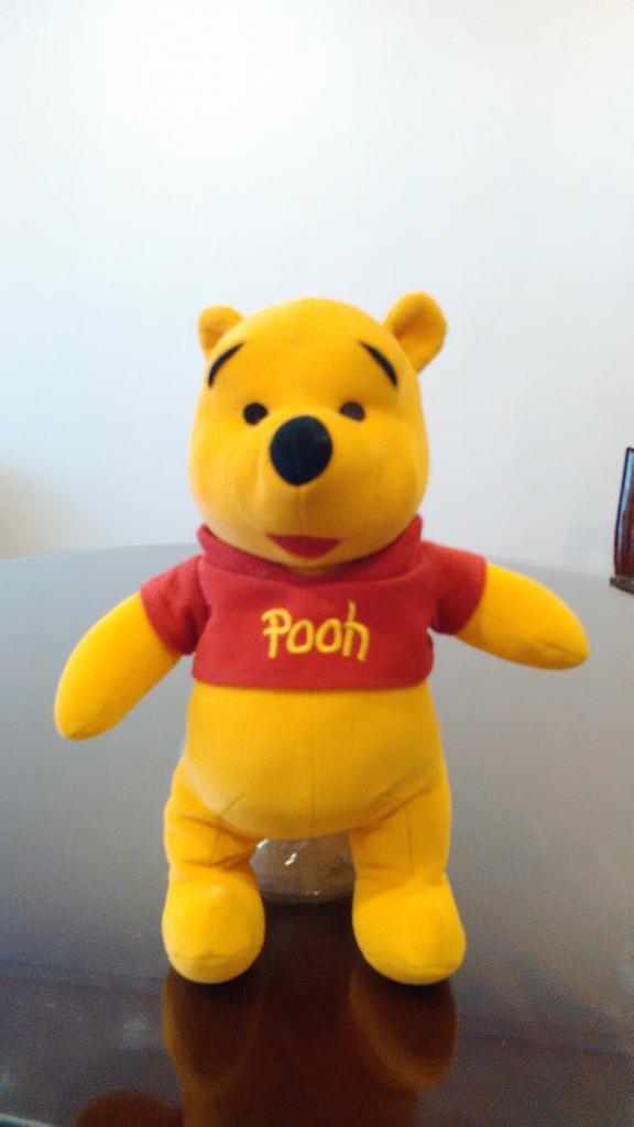 Muñeco Winnie de Pooh, en felpa, Perfecto estado.
