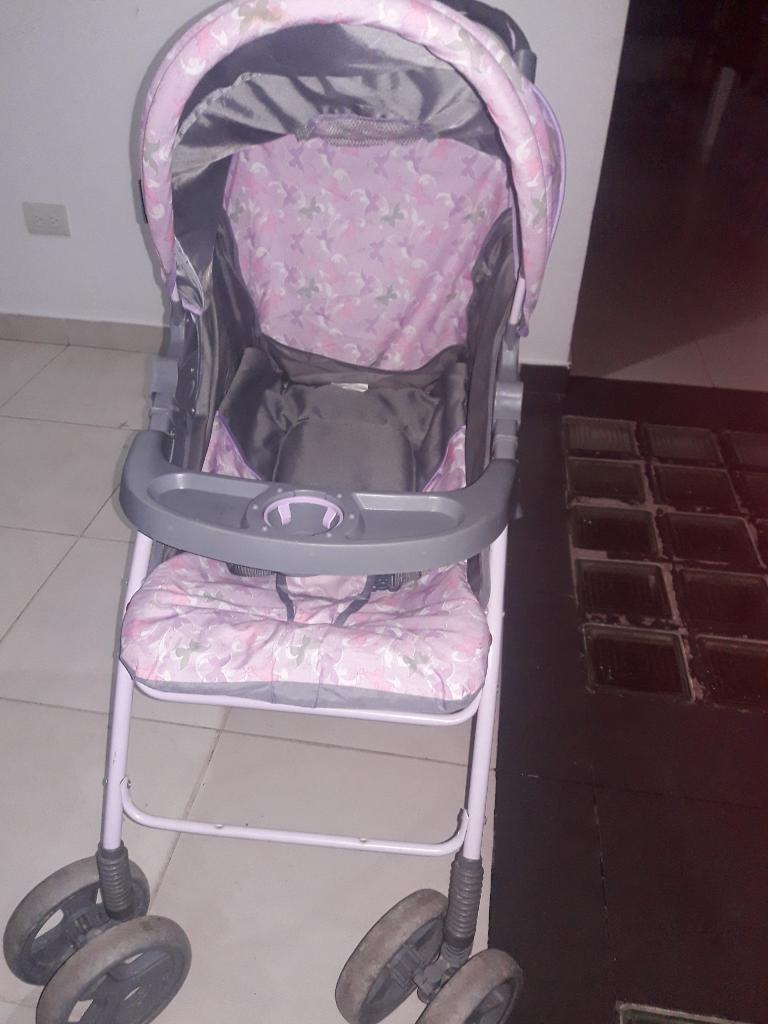 Vendo Coche para Niña Precio Negociable