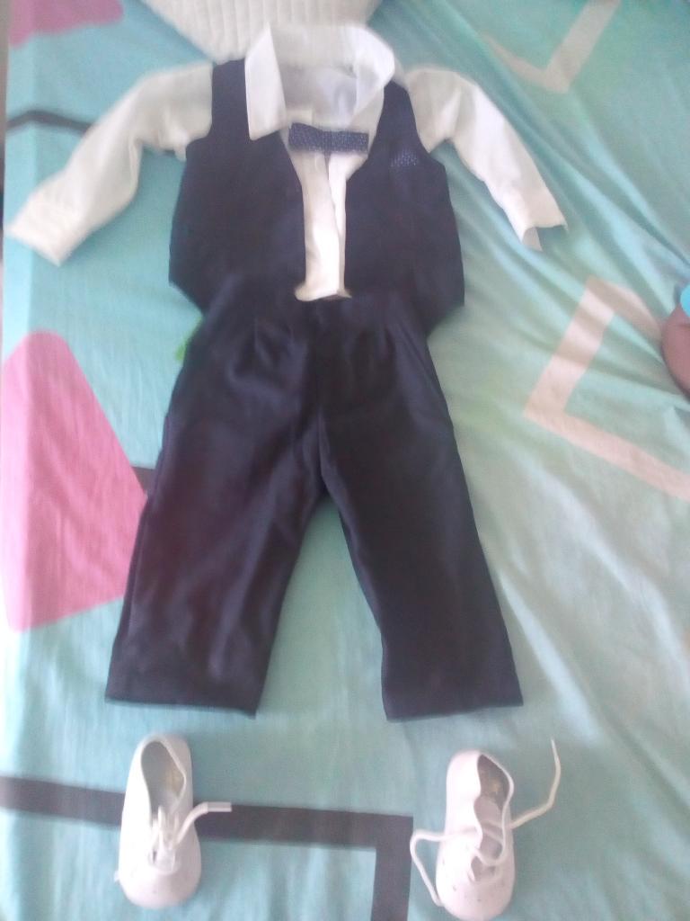 Vendo Traje de Bautizo para Bebé.