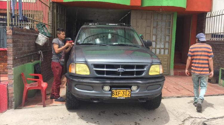 VENDO O PERMUTO HERMOSA CAMIONETA FORD150