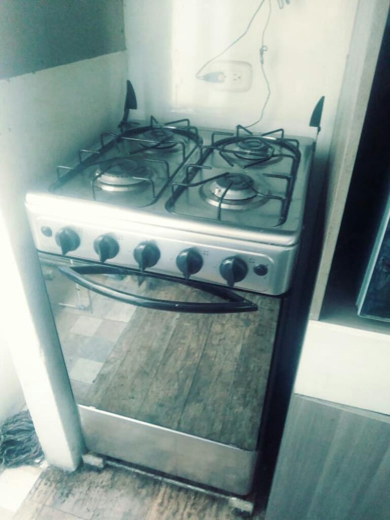 Se Vende Estufa Haceb a Gas