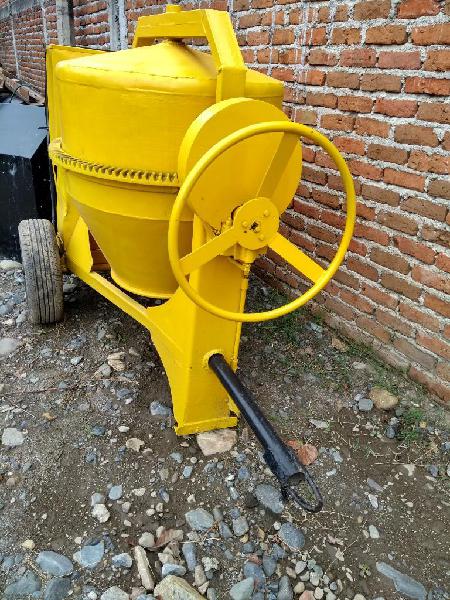 Se Vende Trompo Y Saltarín.