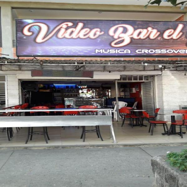 VENDO BARRA VÍDEO BAR Y BAILADERO BIEN ACREDITADA