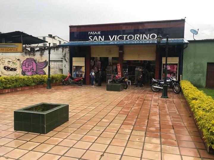 oportunidad vendo local esquinero en el centro comercial san