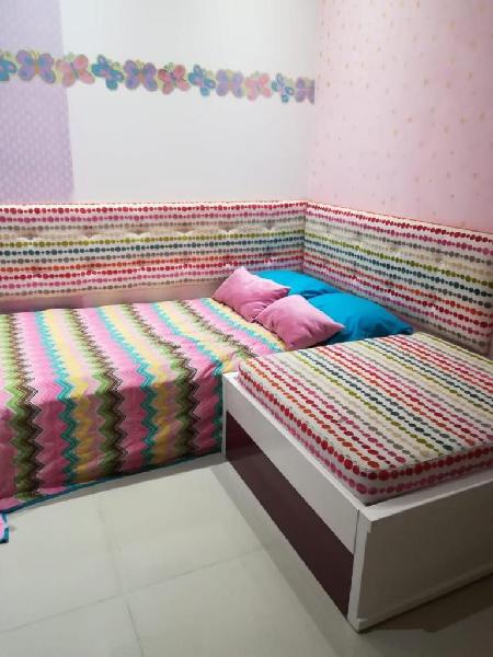 Cama para Niña y colchon como nuevos