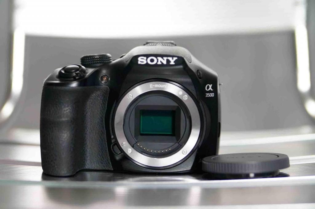 Camara Sony A solo cuerpo poco uso