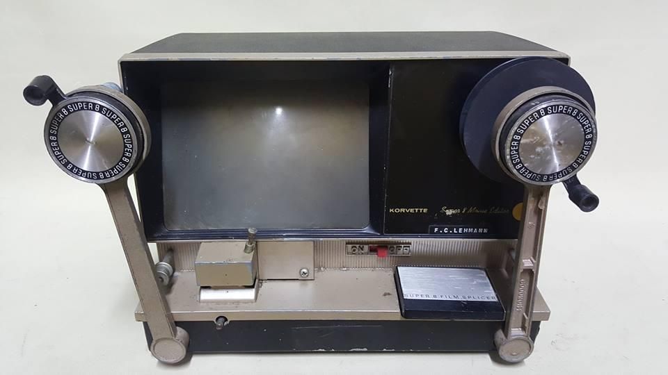 PROYECTOR DE CINE ANTIGUO JAPONES MARCA KORVETTE DECORATIVO