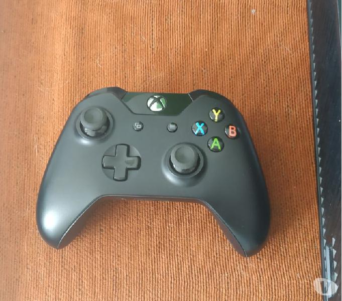 Xbox one 1TB + 1 control + 4 juegos digitales y 2 en fisico