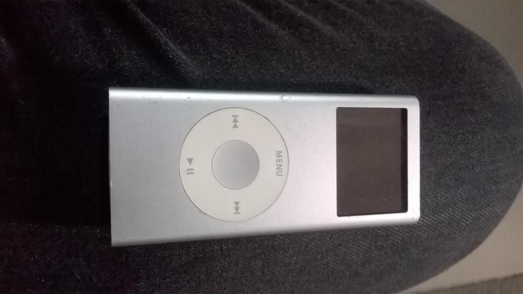 iPod de 2gb con Cargador