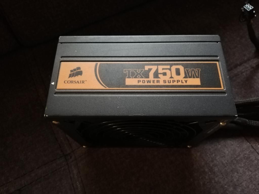 Fuente de Poder Corsair Tx750w