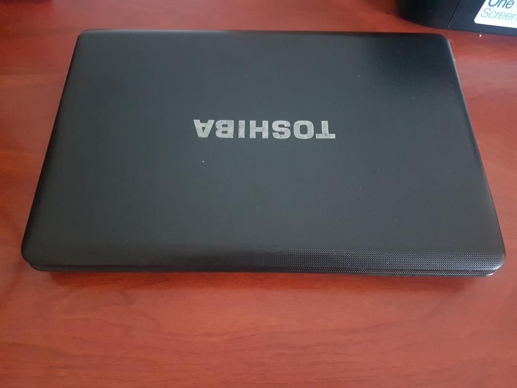 Vendo Portátil Toshiba sin Disco Duro ni cargador