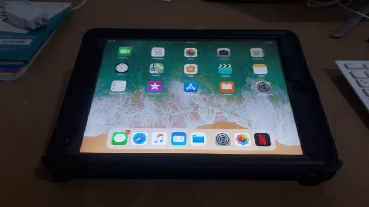 Apple iPad 5 2017 - 32gb