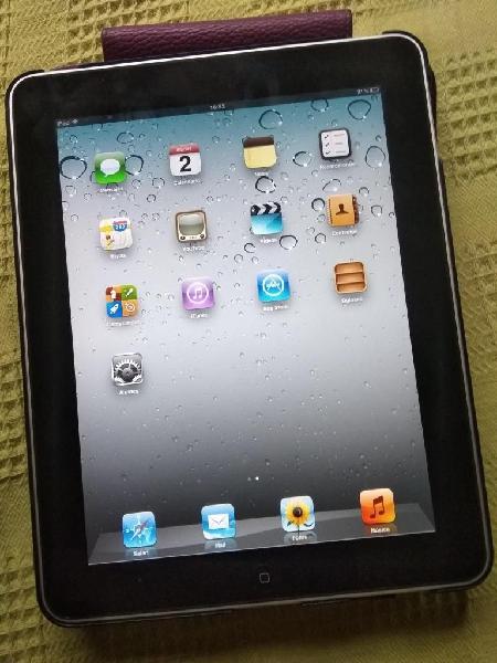 Se vende ipad 1 Primera Generación o se cambia por celular