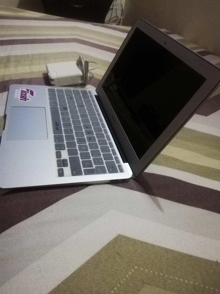 Vendo Macbook Air Core I5