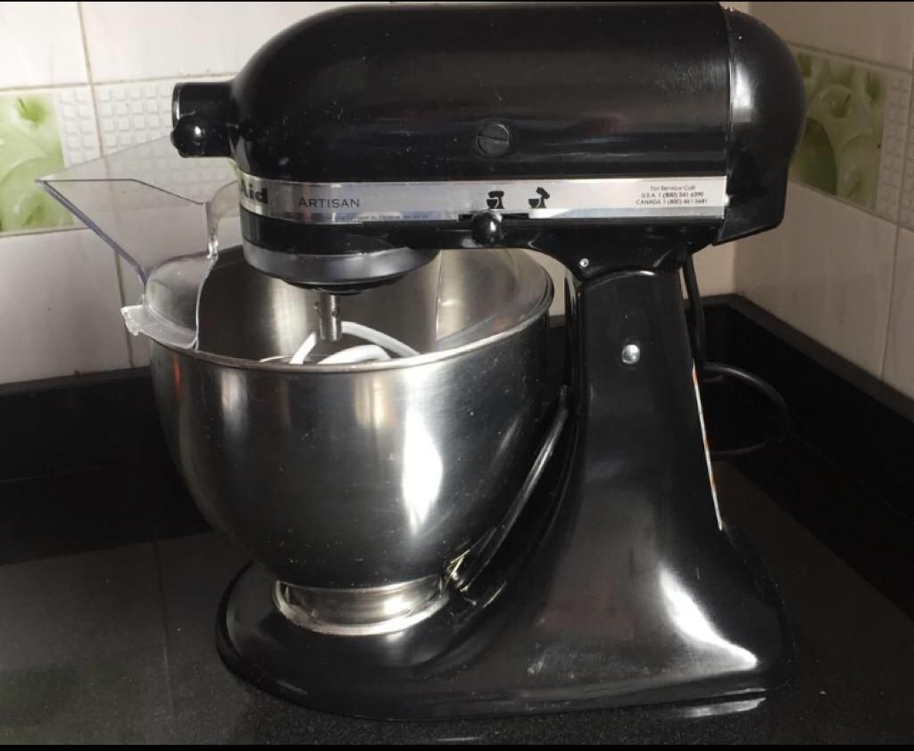 Batidora KitchenAid, procesador Blackdecker,moldes,