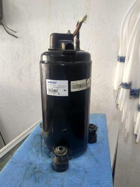 SE VENDE UNIDAD DE AIRE ACONDICIONADO DE 18000 BTU A 220