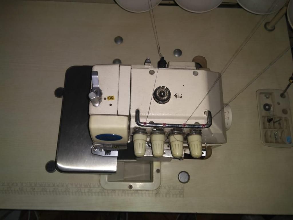 Se vende maquina filetiadora 5 hilos