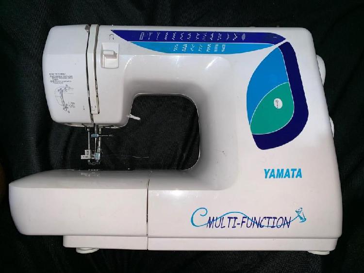 Maquina de Coser Yamata