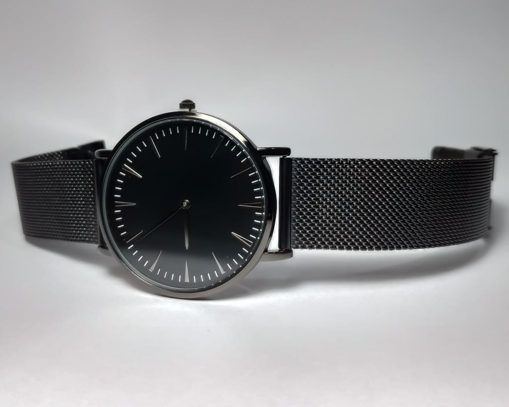 Reloj minimalista correa de malla negra