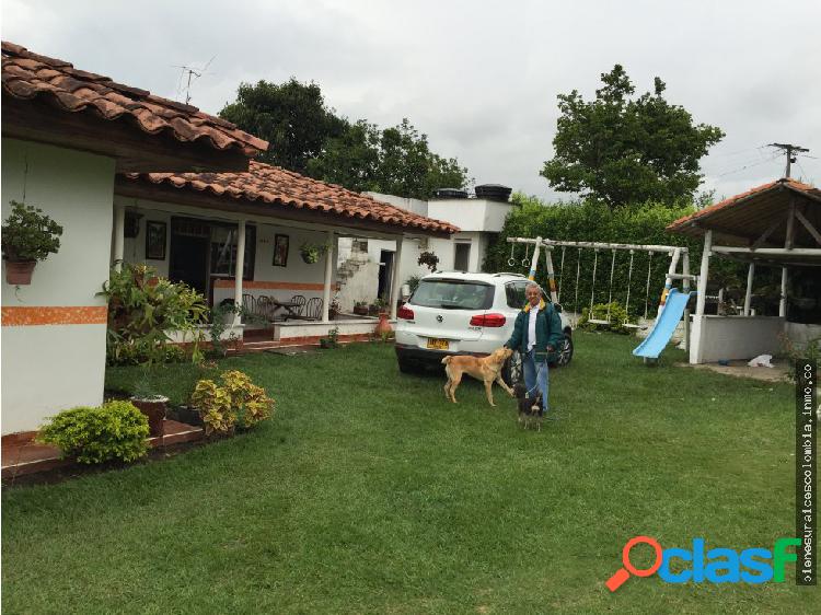 Hermosa casa Campestre, para alquiler en Alcalá,