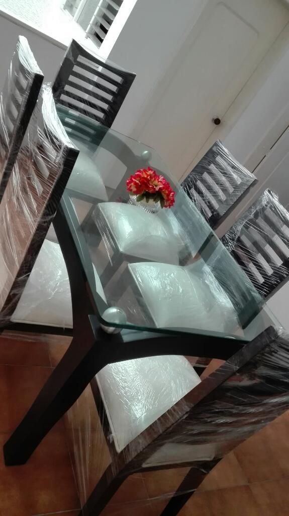 Vendo Comedor Nuevo